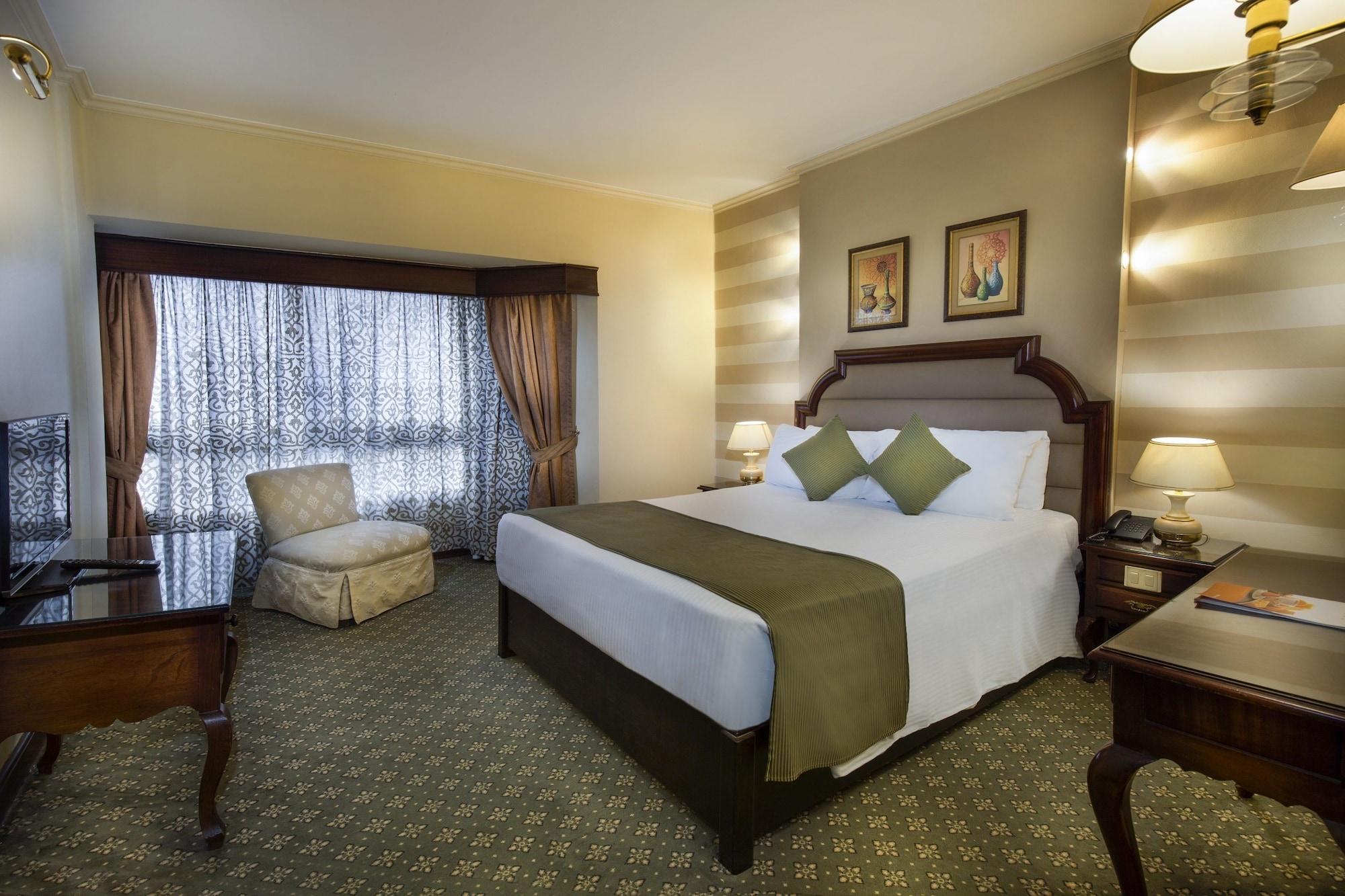 Pyramisa Suites Hotel Cairo Giza Extérieur photo
