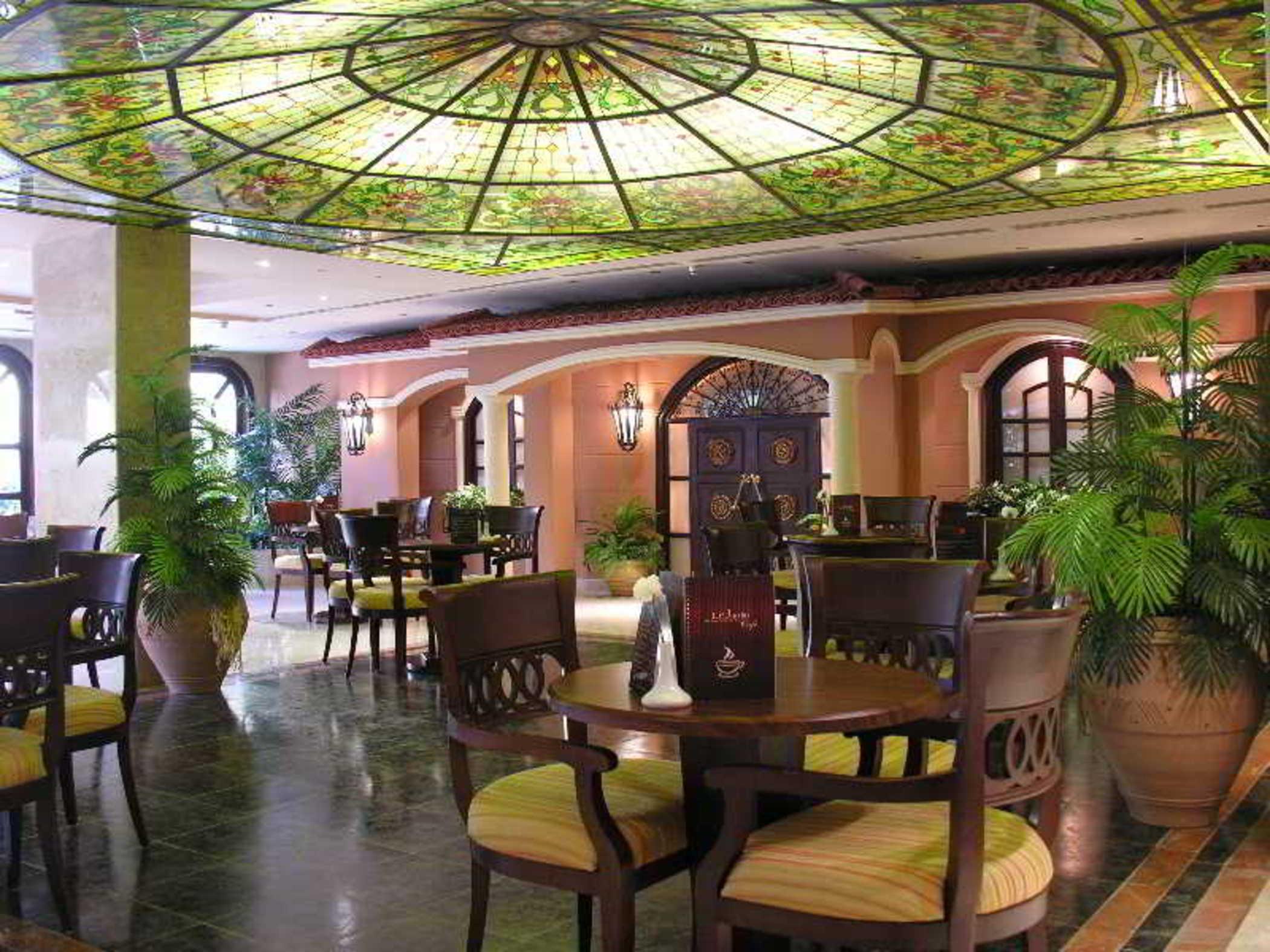 Pyramisa Suites Hotel Cairo Giza Extérieur photo The restaurant