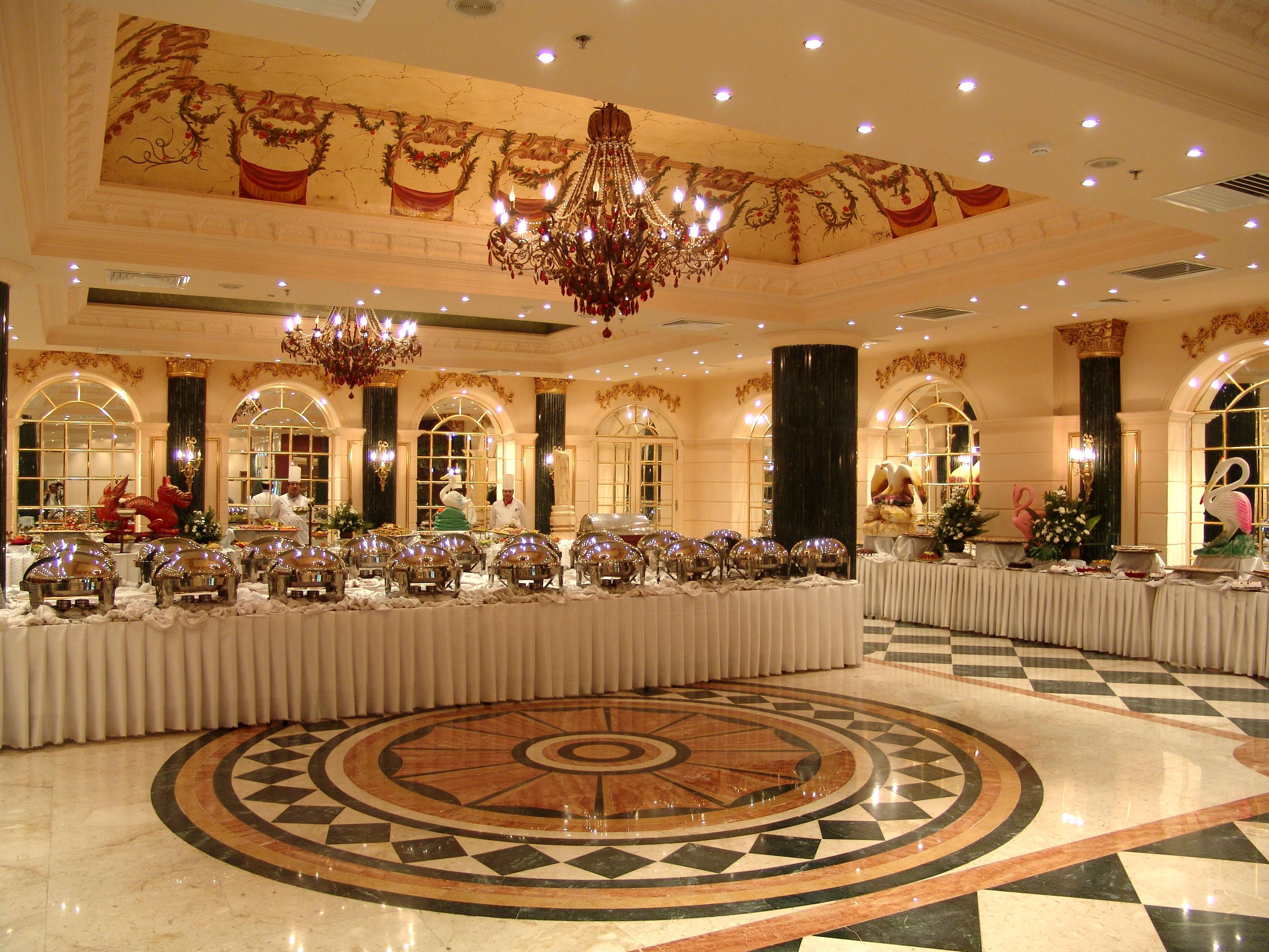 Pyramisa Suites Hotel Cairo Giza Extérieur photo The ballroom of the hotel