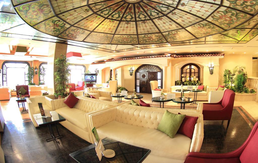 Pyramisa Suites Hotel Cairo Giza Extérieur photo The lobby of the hotel